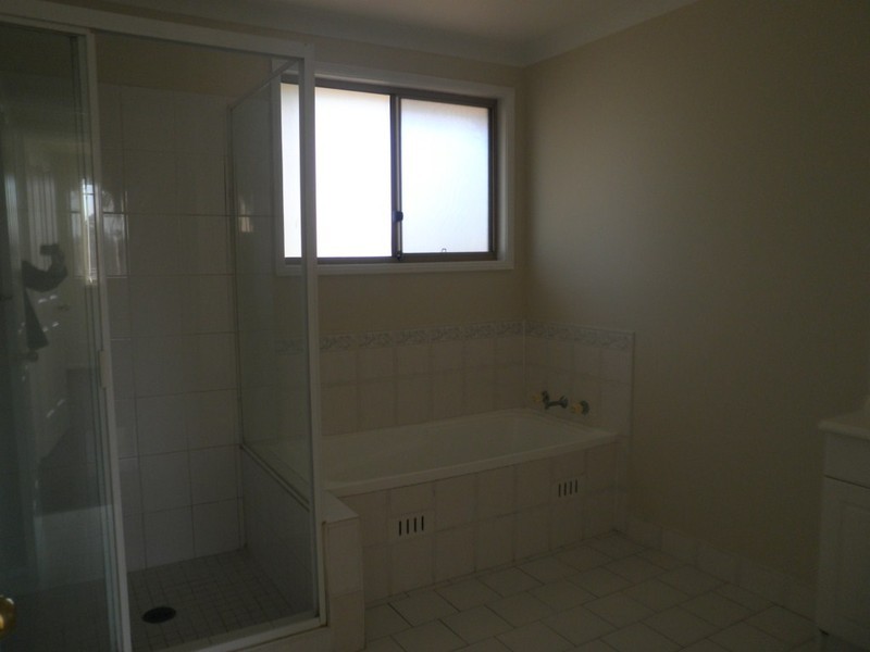 4a Yarra Place, Glenmore Park NSW 2745