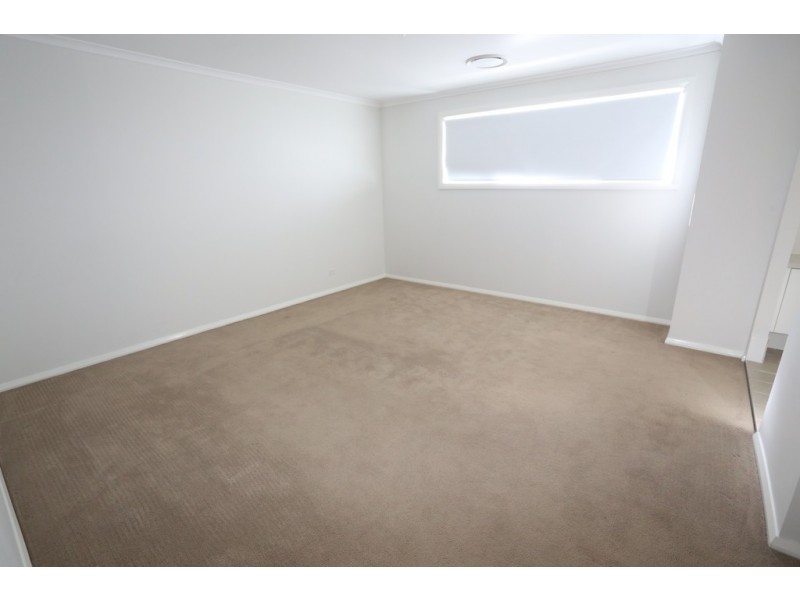 28 Empire Cct, Penrith NSW 2750