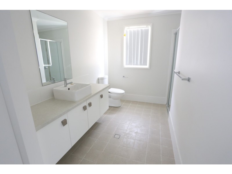 28 Empire Cct, Penrith NSW 2750