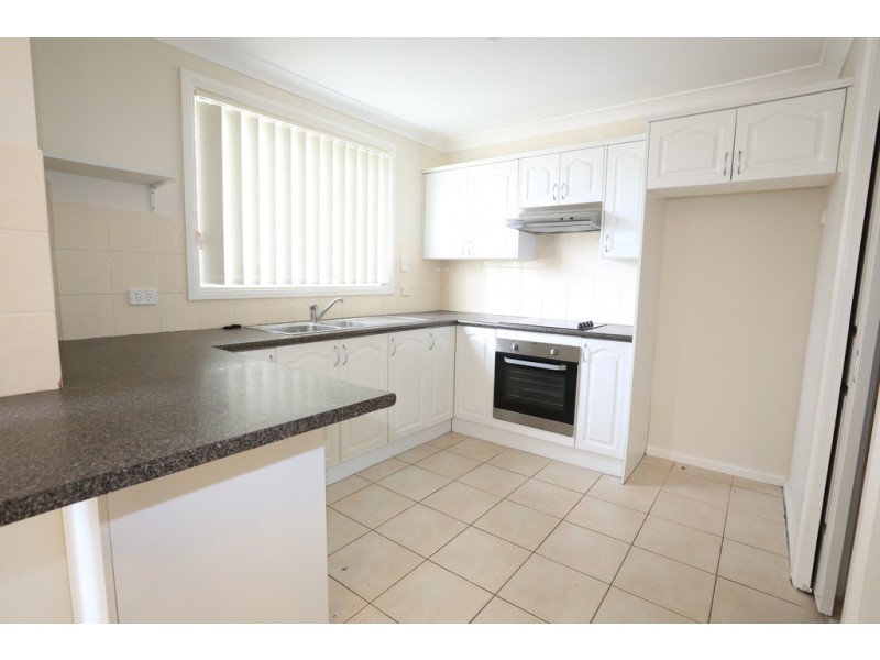 2/40 Bringelly Rd, Kingswood NSW 2747