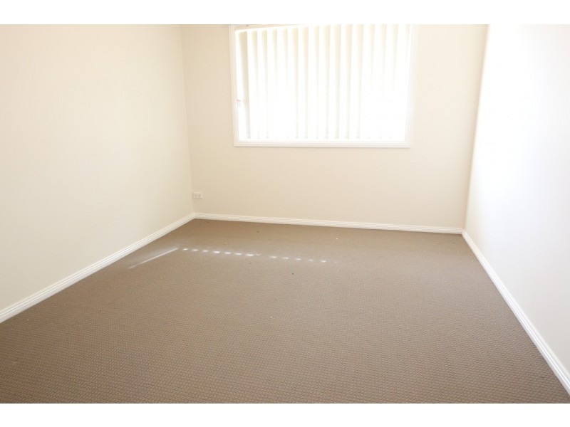 2/40 Bringelly Rd, Kingswood NSW 2747