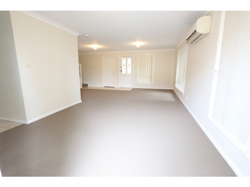 2/40 Bringelly Road, Kingswood NSW 2747