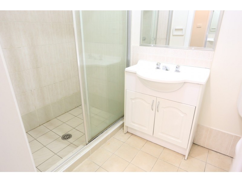 2/40 Bringelly Road, Kingswood NSW 2747