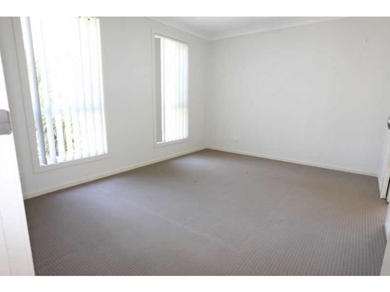 11 Silverwood Way, Claremont Meadows NSW 2747