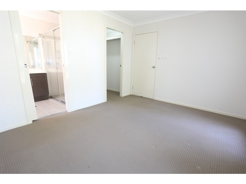 11 Silverwood Way, Claremont Meadows NSW 2747