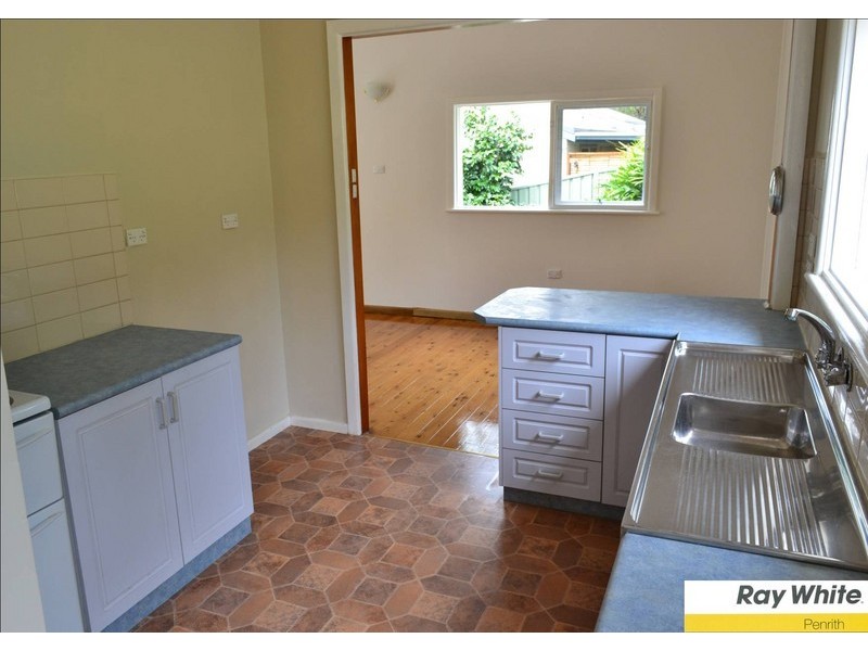 9 Railway Parade, Warrimoo NSW 2774