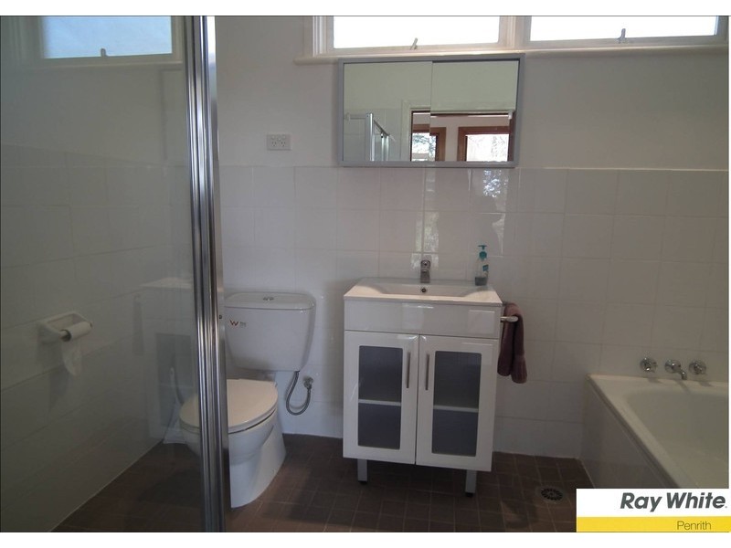 9 Railway Parade, Warrimoo NSW 2774