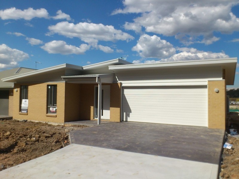 26 Bluestone Crescent, Glenmore Park NSW 2745