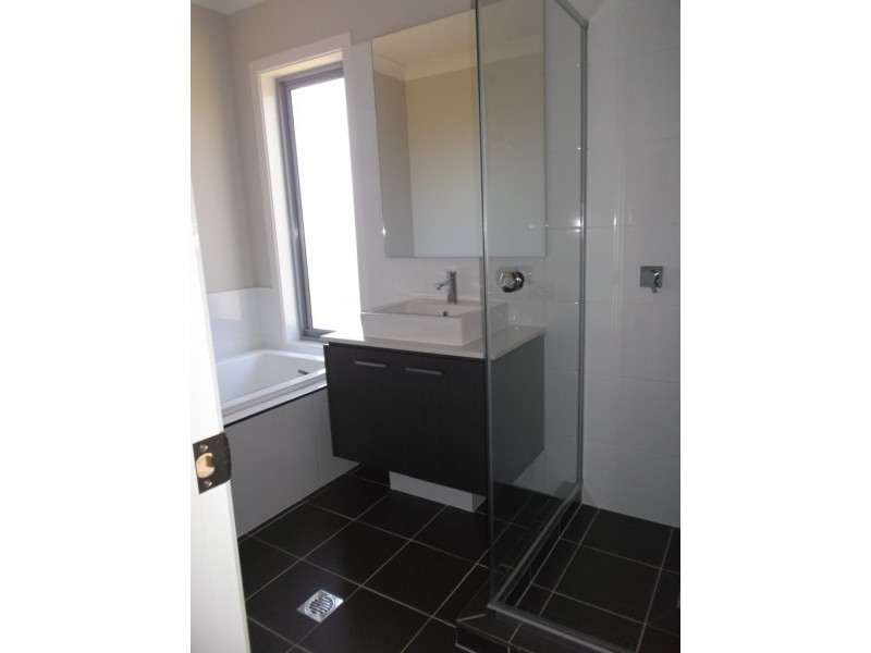 40 Tall Trees Drive, Glenmore Park NSW 2745