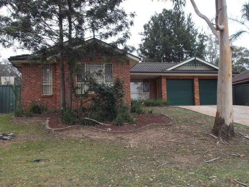 9 MacKenzie Avenue, Glenmore Park NSW 2745