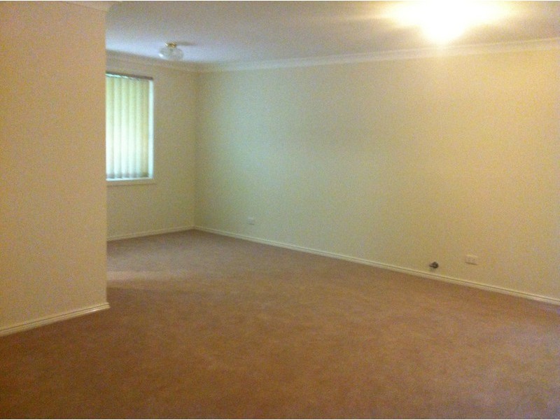 9 MacKenzie Avenue, Glenmore Park NSW 2745