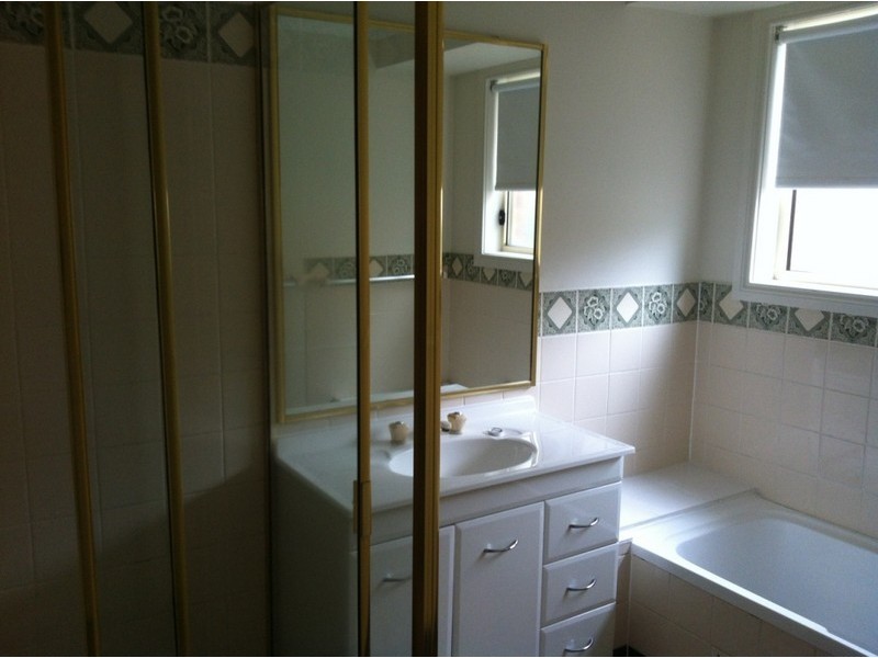 9 MacKenzie Avenue, Glenmore Park NSW 2745