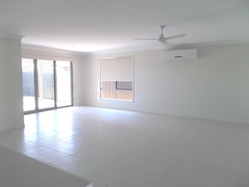 33 Darug Avenue, Glenmore Park NSW 2745