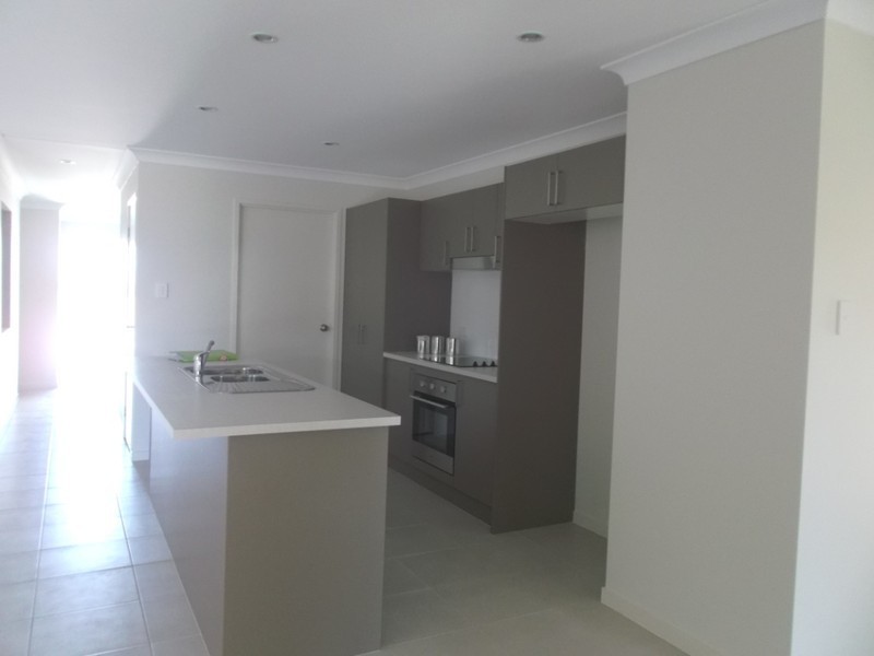 33 Darug Avenue, Glenmore Park NSW 2745