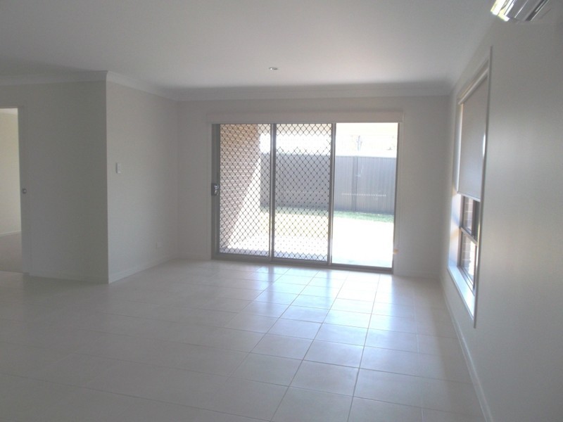 33 Darug Avenue, Glenmore Park NSW 2745