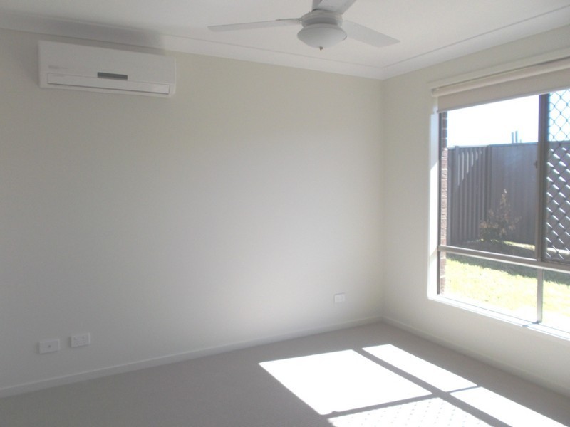 33 Darug Avenue, Glenmore Park NSW 2745