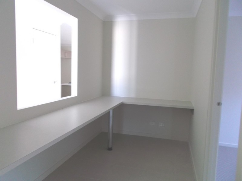 33 Darug Avenue, Glenmore Park NSW 2745