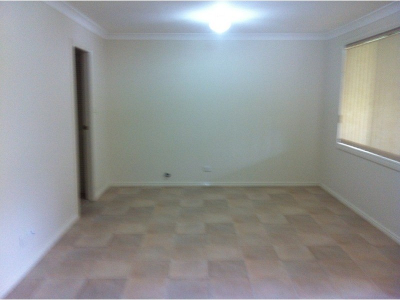 9 MacKenzie Avenue, Glenmore Park NSW 2745