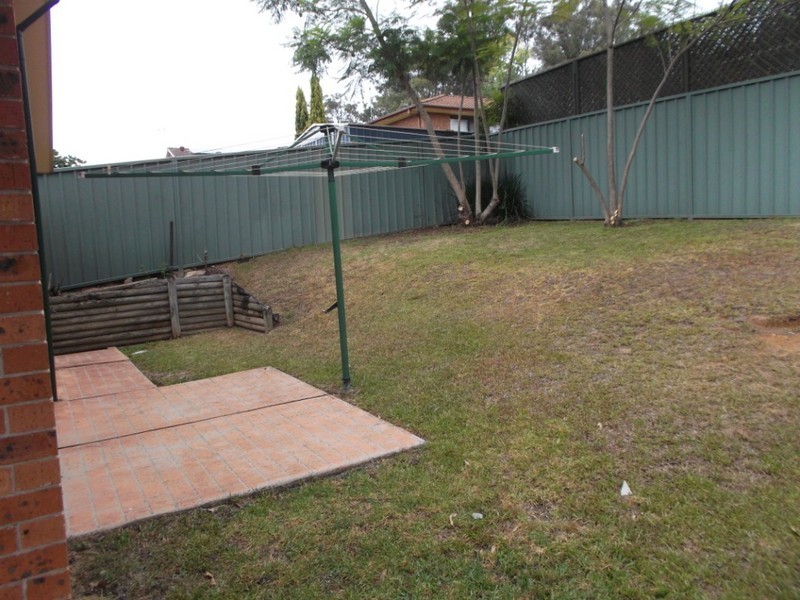 9 MacKenzie Avenue, Glenmore Park NSW 2745