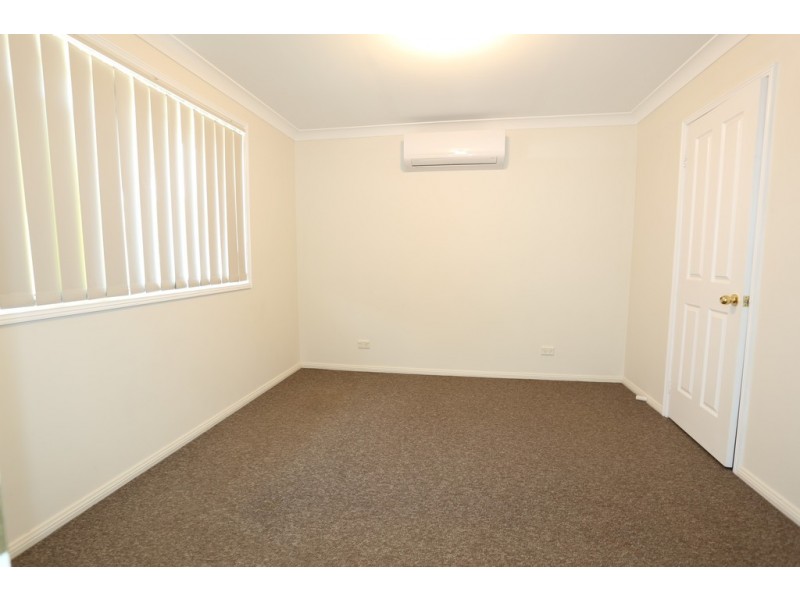 4 Yarra Place, Glenmore Park NSW 2745