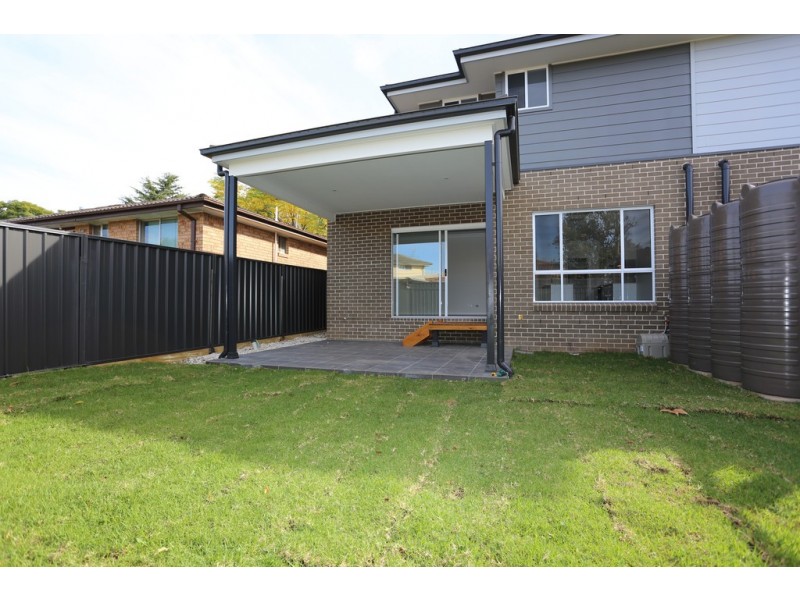 2/18 Nixon Street, Emu Plains NSW 2750