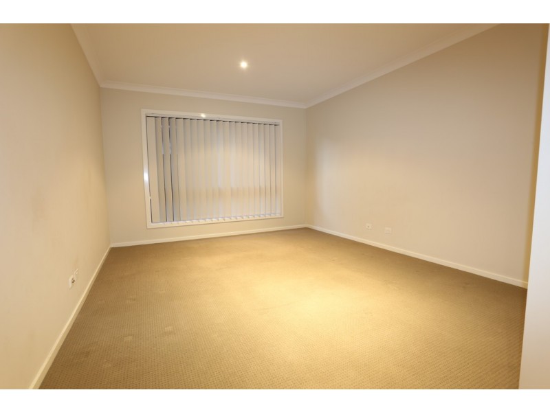 44 Binyang Avenue, Glenmore Park NSW 2745