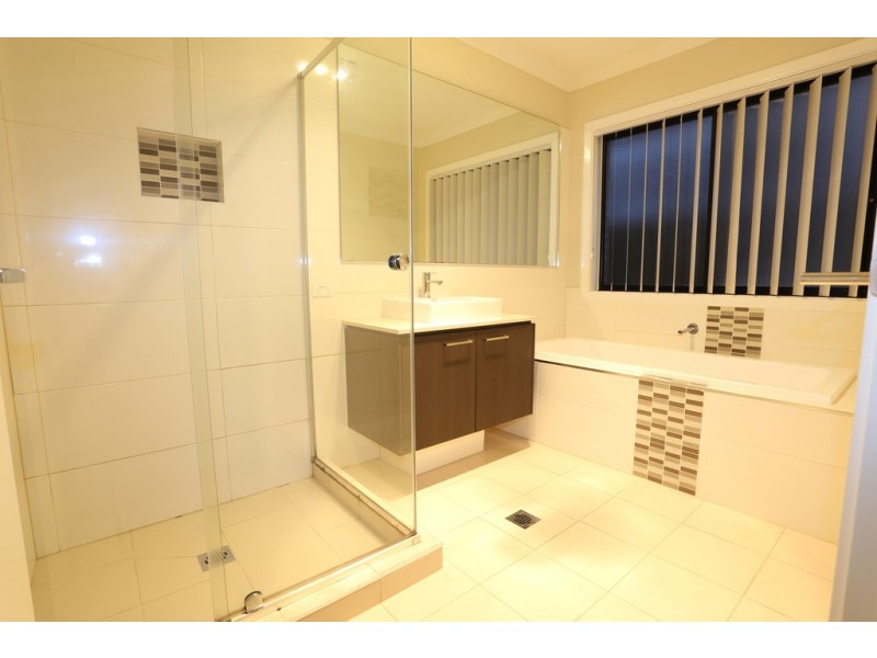 44 Binyang Avenue, Glenmore Park NSW 2745