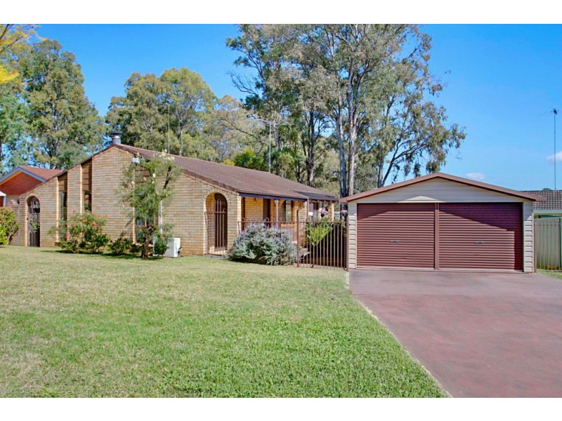 8 Pavey Place, Cranebrook NSW 2749
