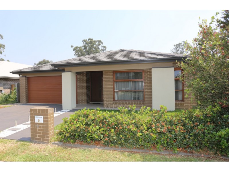 9 Nightjar Street, Cranebrook NSW 2749