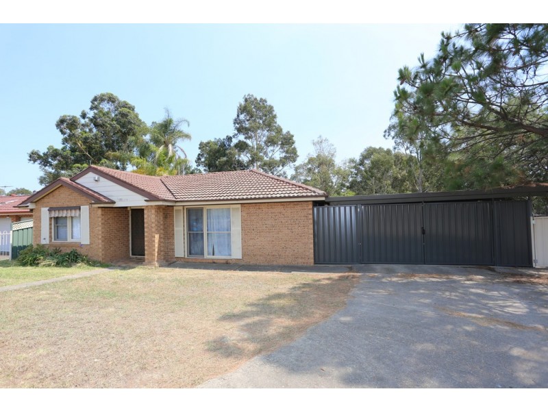 11 Boston Place, St Clair NSW 2759