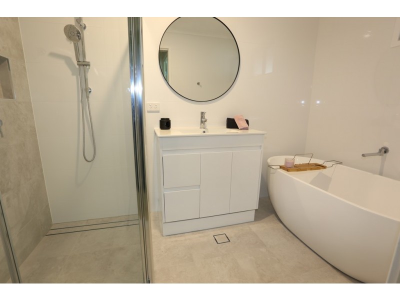 1 Clyburn Avenue, Jamisontown NSW 2750