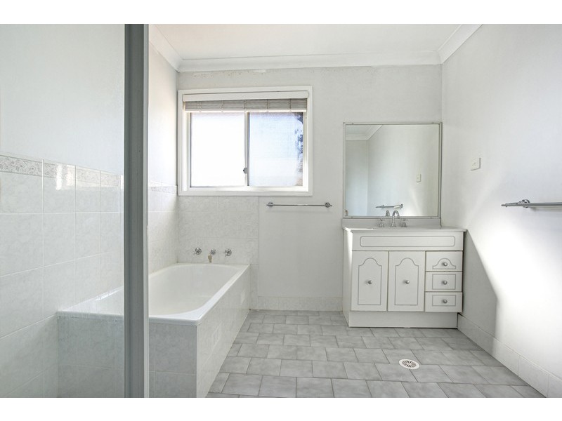 1a Buna Close, Glenmore Park NSW 2745