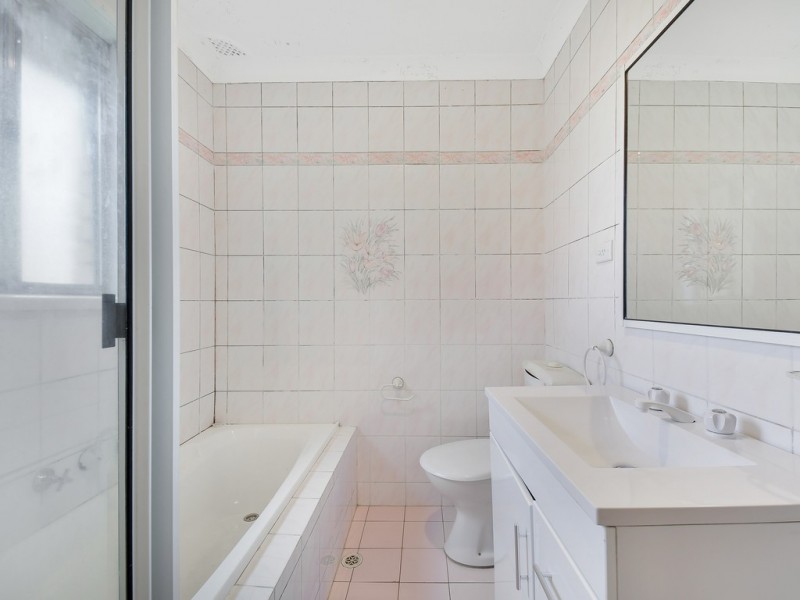 11 Munmora Place, Oxley Park NSW 2760