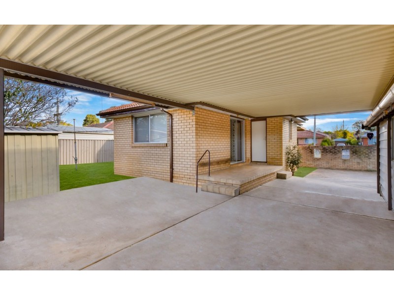 11 Munmora Place, Oxley Park NSW 2760