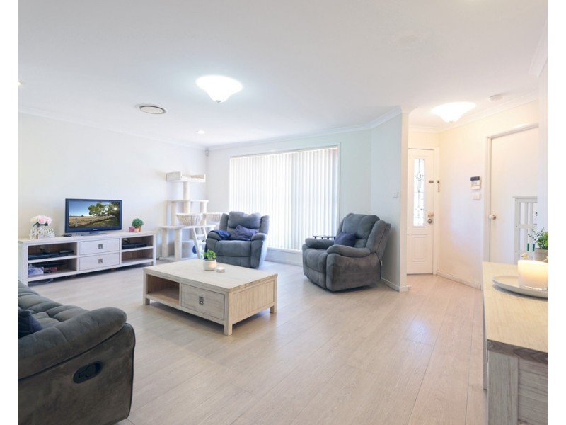 25 Windorra Avenue, Glenmore Park NSW 2745