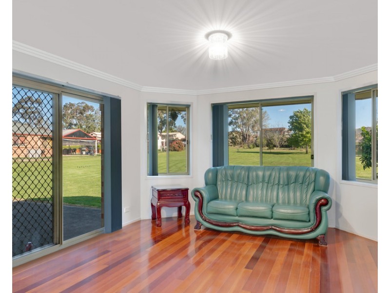 52 South Street, Glenmore Park NSW 2745