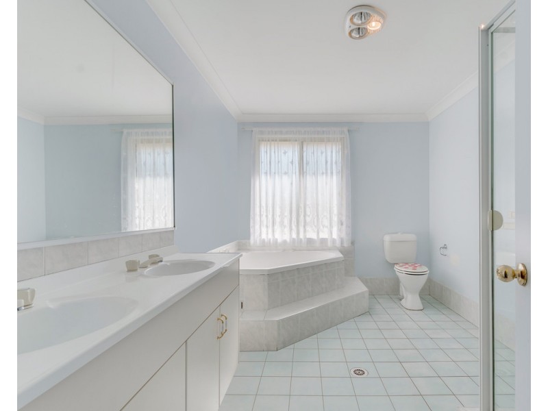 52 South Street, Glenmore Park NSW 2745