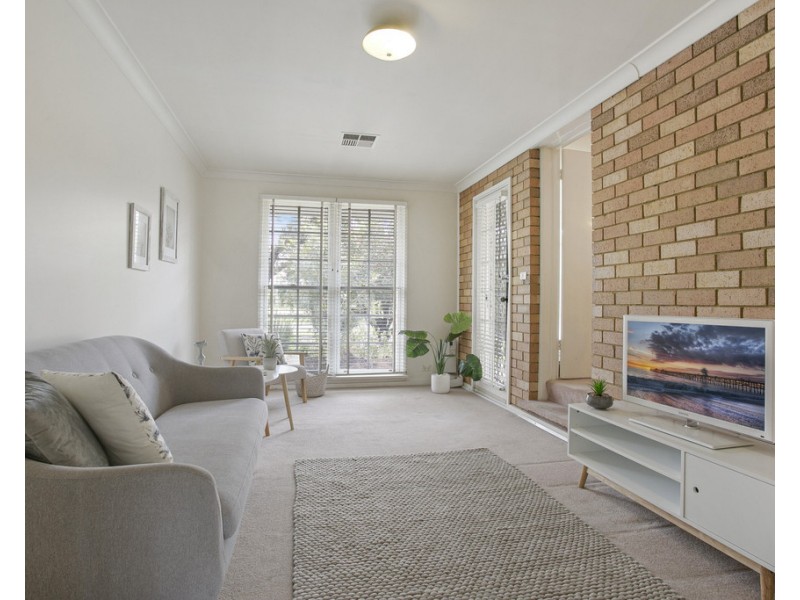 10 Racecourse Place, South Penrith NSW 2750