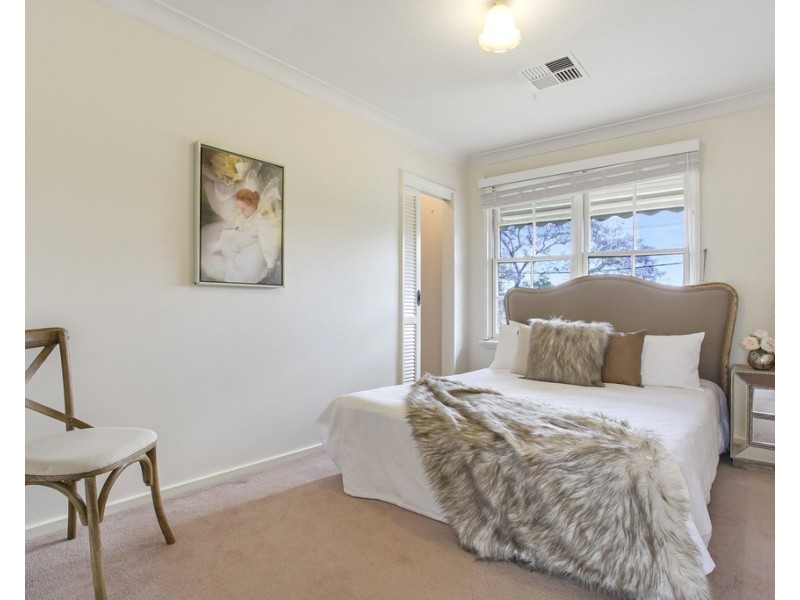 10 Racecourse Place, South Penrith NSW 2750