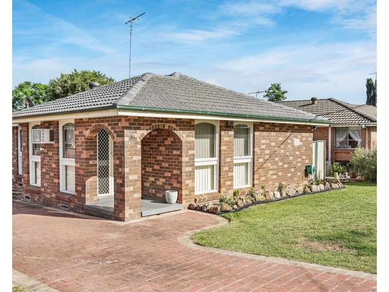 43 Glencoe Avenue, Werrington County NSW 2747