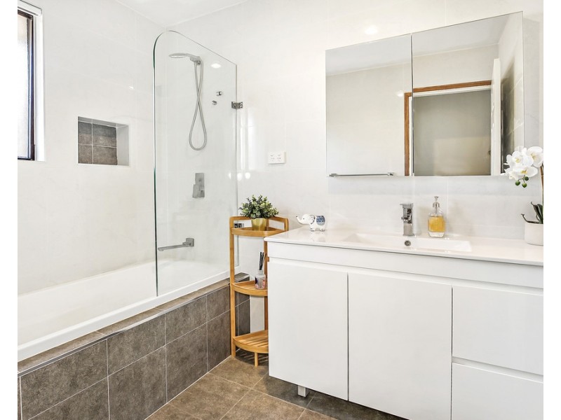 43 Glencoe Avenue, Werrington County NSW 2747