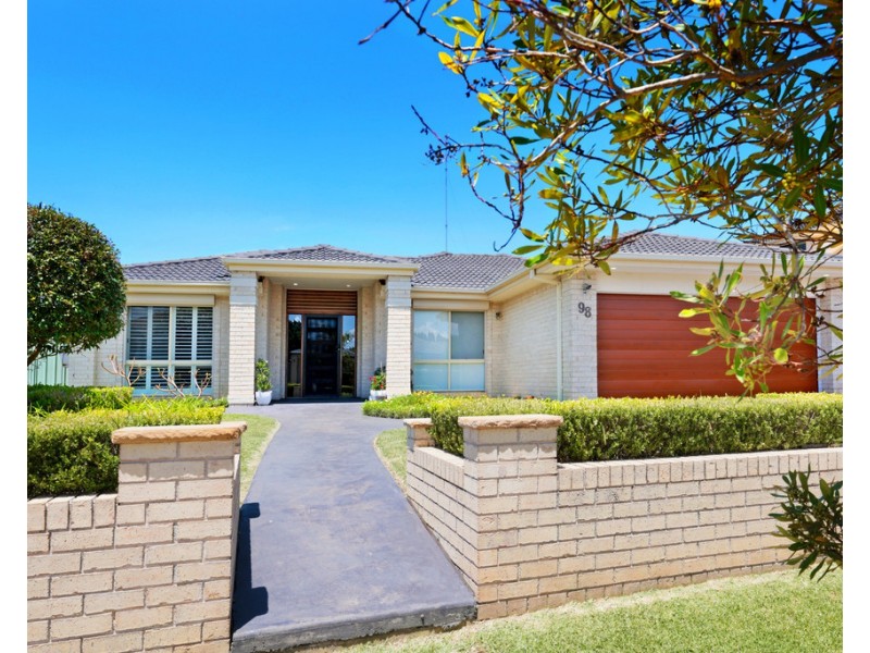 98 Glengarry Drive, Glenmore Park NSW 2745
