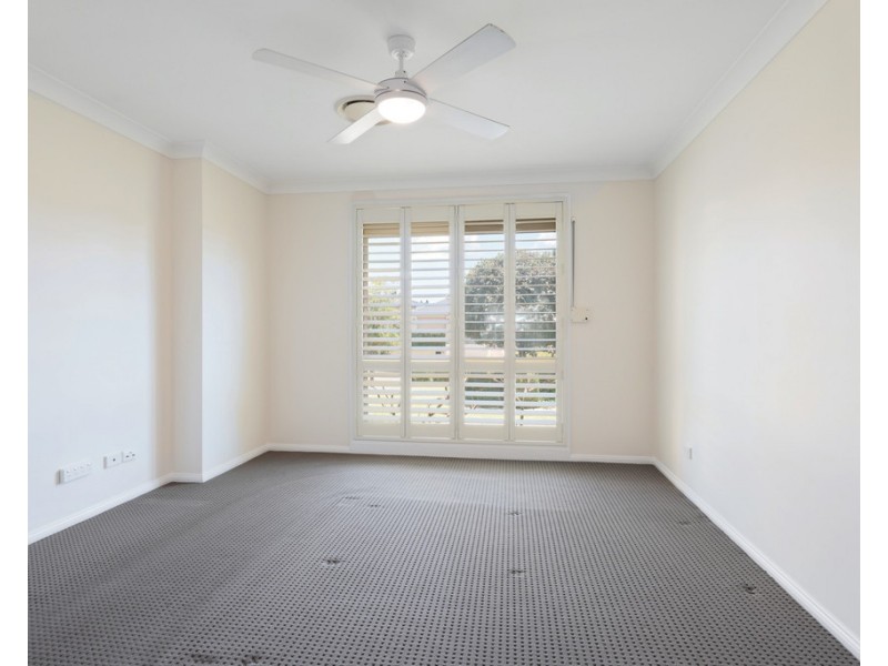 98 Glengarry Drive, Glenmore Park NSW 2745