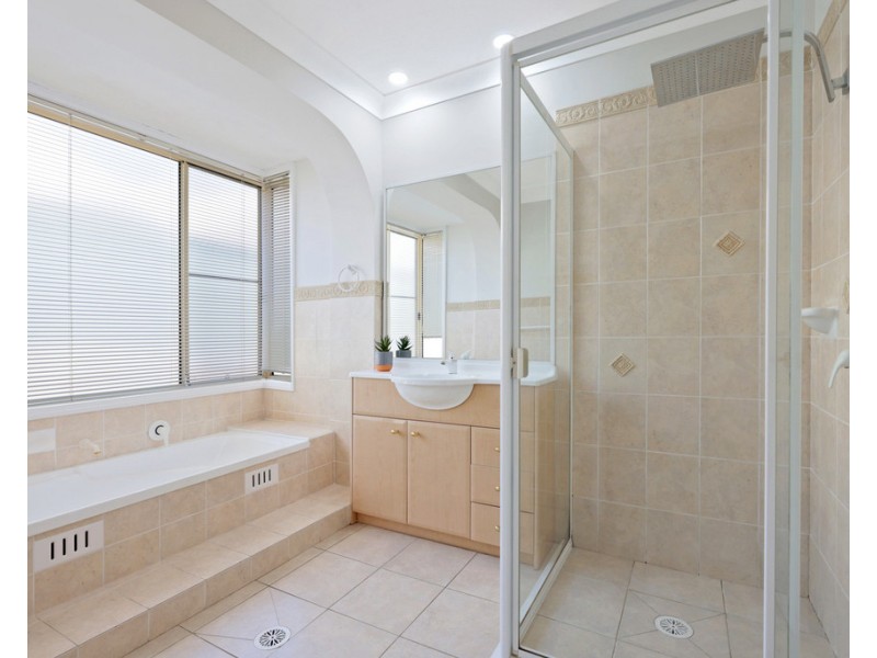 98 Glengarry Drive, Glenmore Park NSW 2745