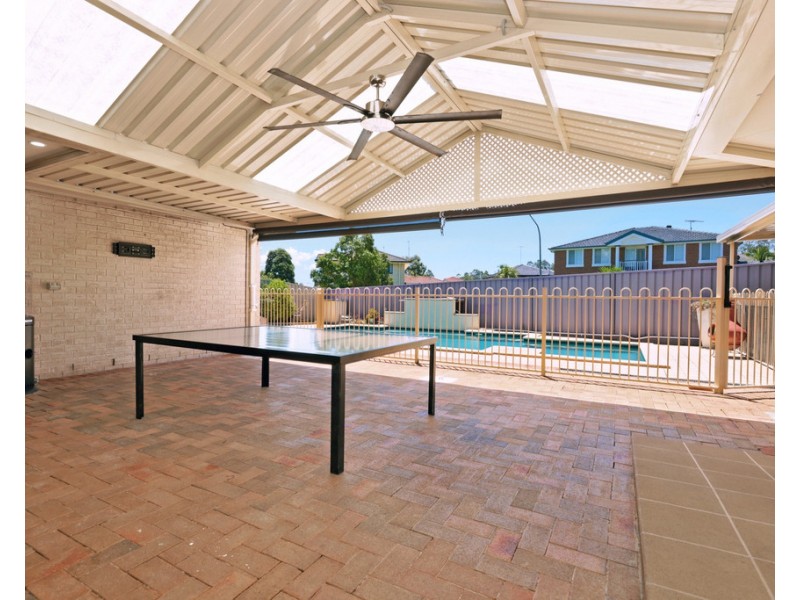 98 Glengarry Drive, Glenmore Park NSW 2745