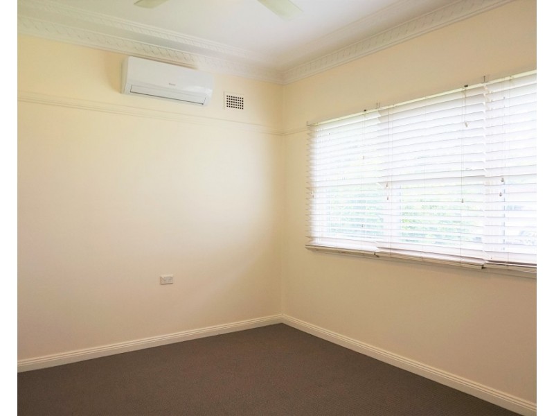 11 Smith Street, Kingswood NSW 2747