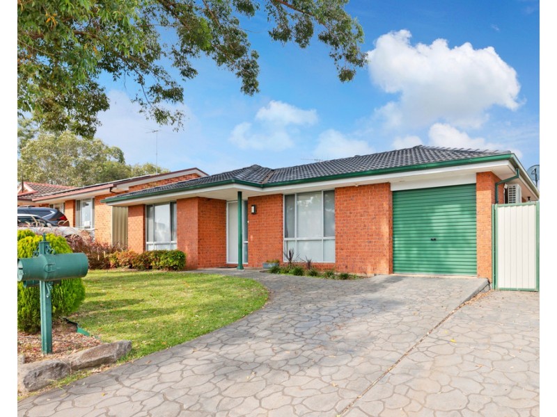 102 The Lakes Drive, Glenmore Park NSW 2745