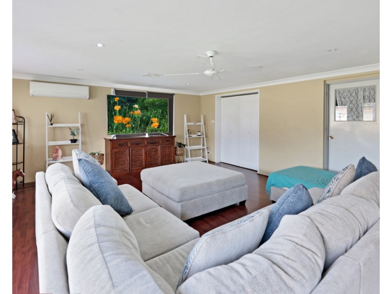 102 The Lakes Drive, Glenmore Park NSW 2745