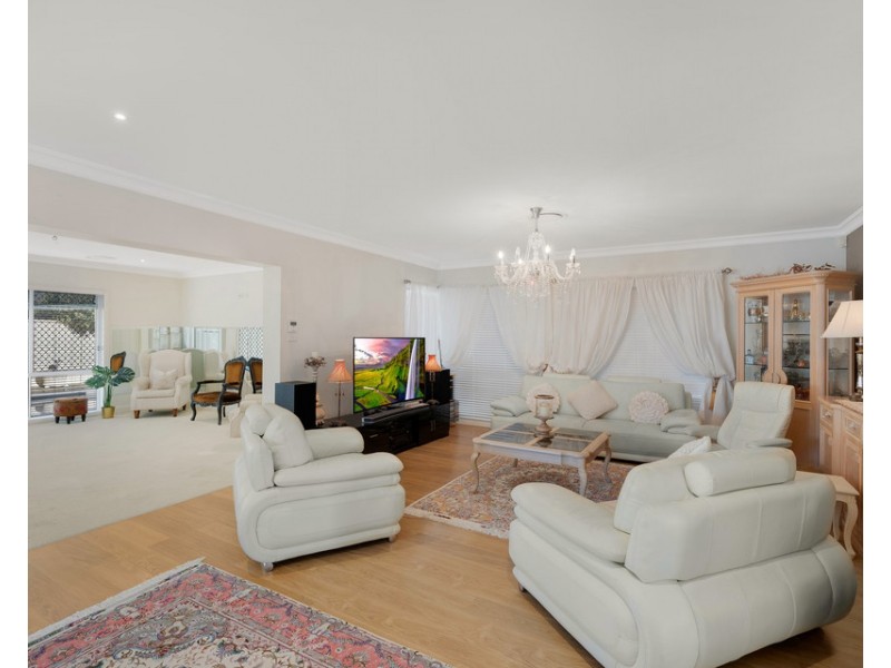 42 Waterford Way, Glenmore Park NSW 2745