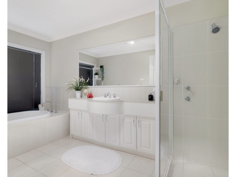 42 Waterford Way, Glenmore Park NSW 2745